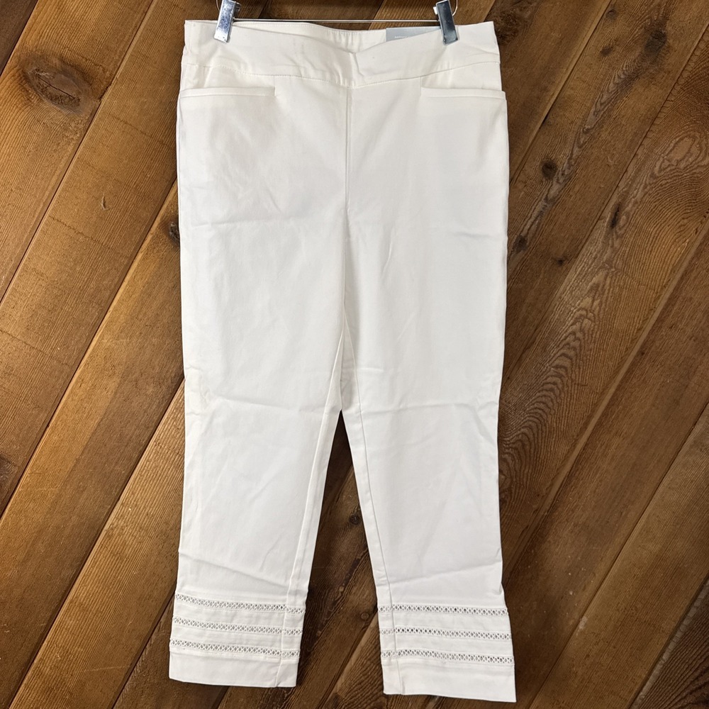 Chico's So Slimming Brigitte Slim Leg Pants Women 0.5 Size 6 White Crochet Hem